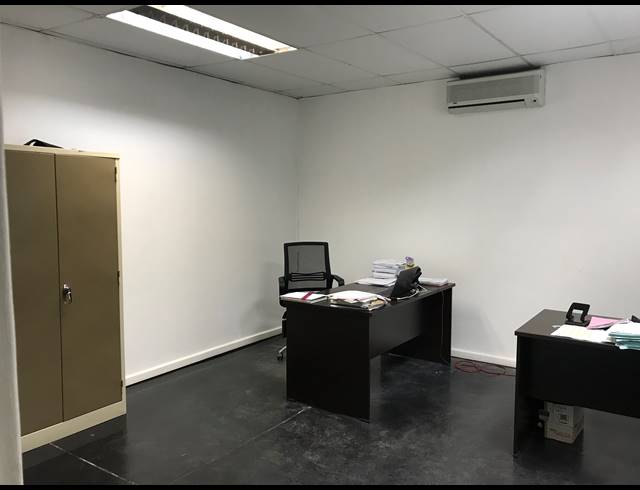 2,600M² WAREHOUSE TO LET IN BRIARDENE